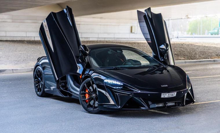 McLaren Artura 2024