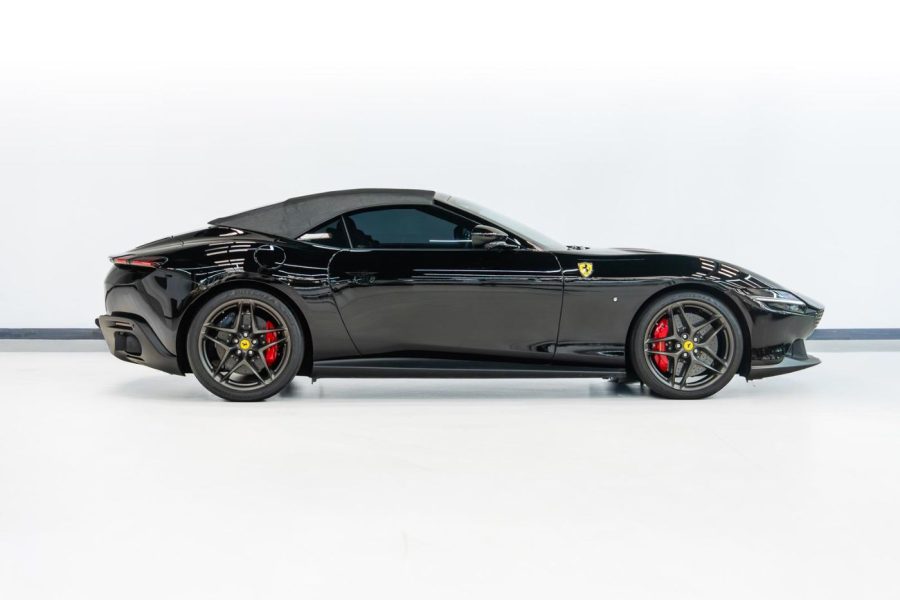Ferrari Roma Spider Black 2025