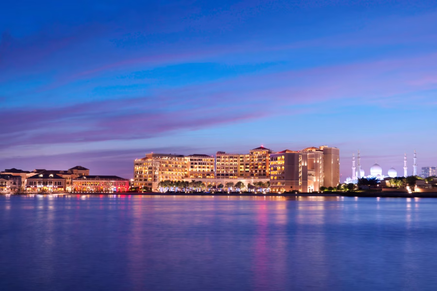 The Ritz-Carlton Abu Dhabi, Grand Canal Abu Dhabi
