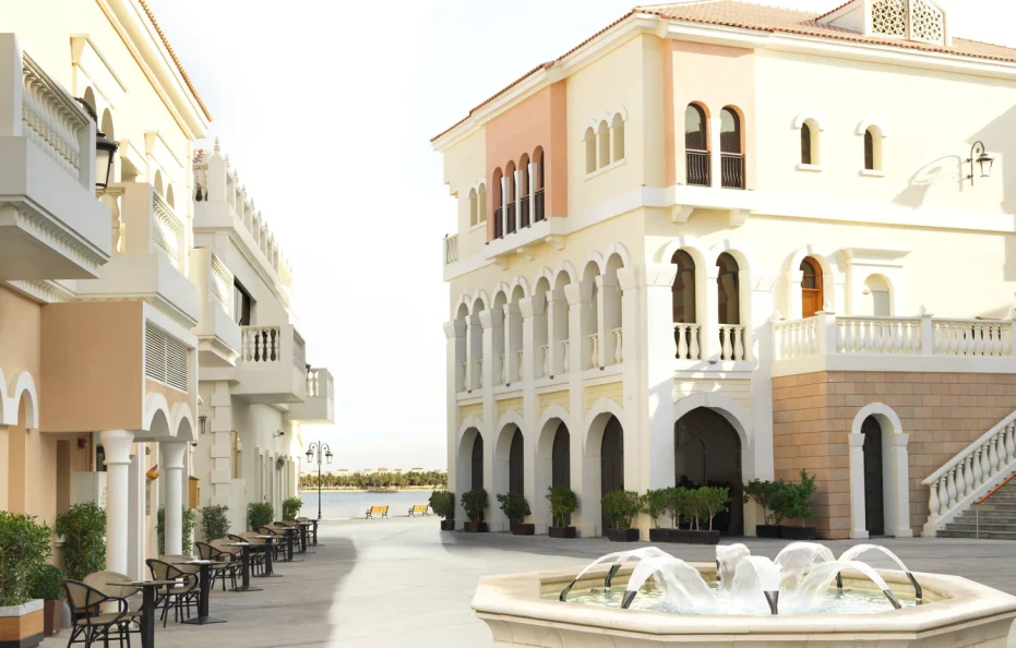 The Ritz-Carlton Abu Dhabi, Grand Canal Abu Dhabi
